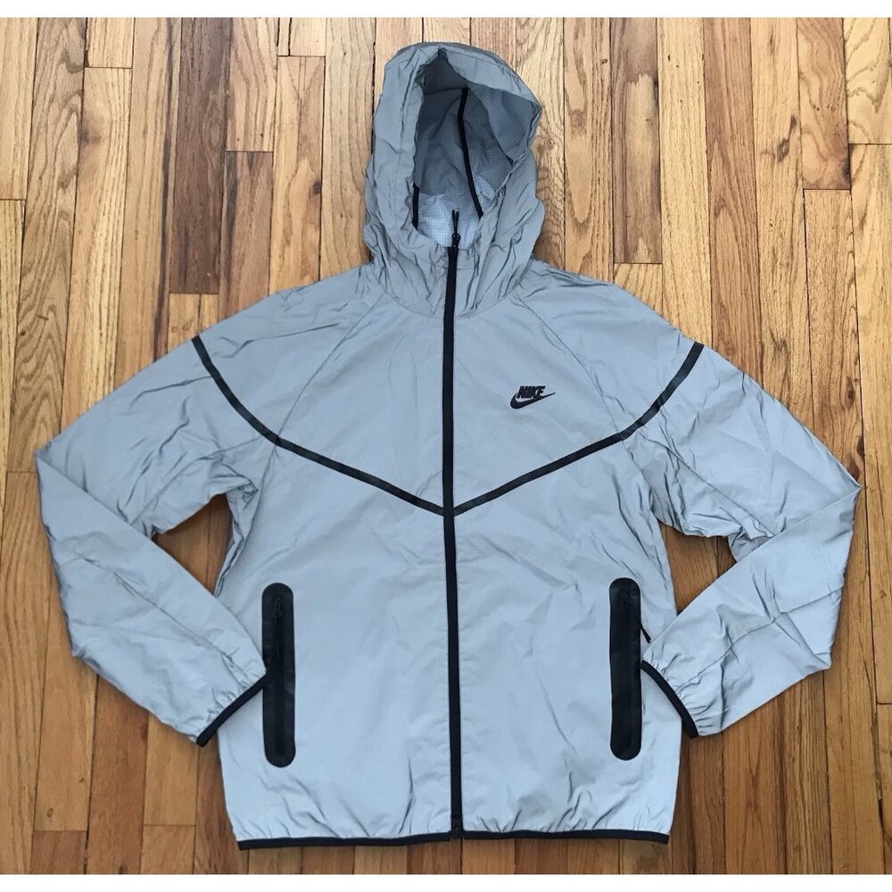 Size Small Mens Nike Tech Woven Flash Reflective Jacket Silver Black FZ7585-035